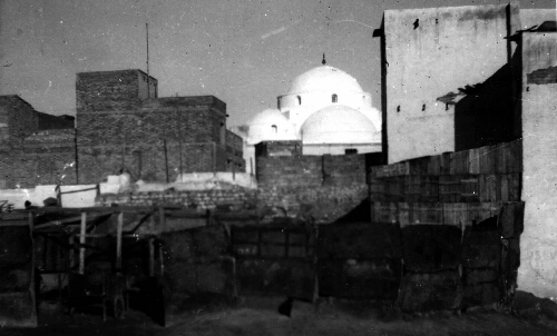 Le mausolée de Sidi Mahrez à l'ombre duquel la Hara étale ses ruines